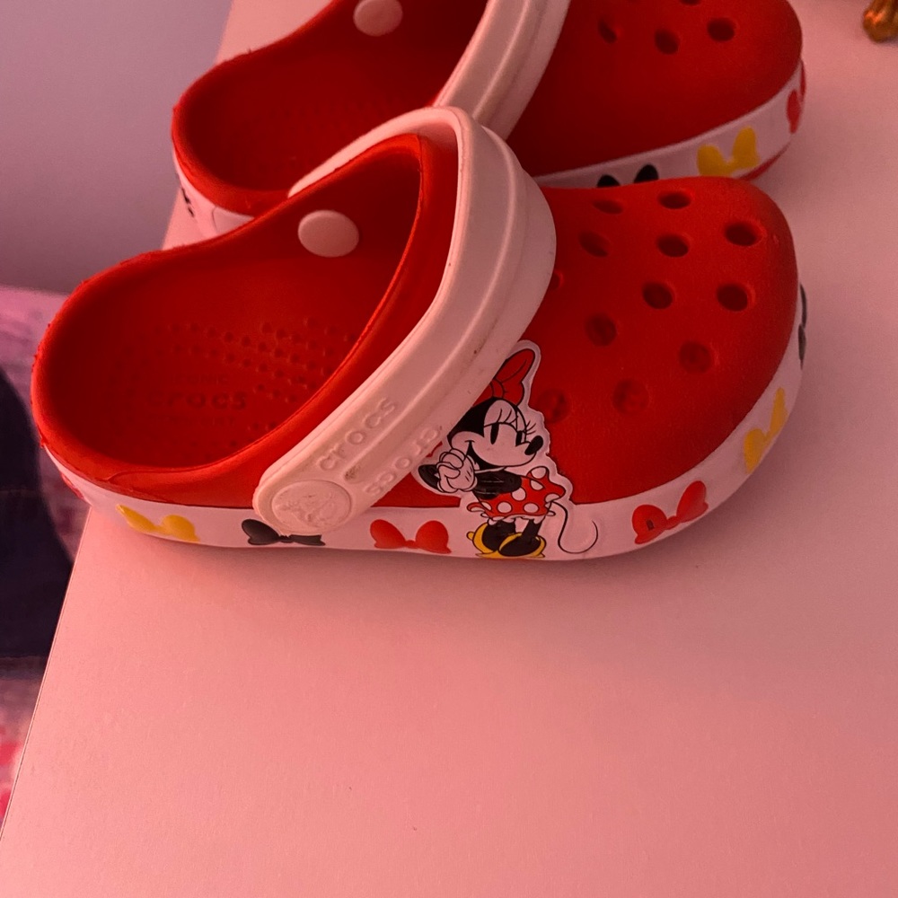 Minnie Mouse Toddler Crocs - Picture 3 of 4